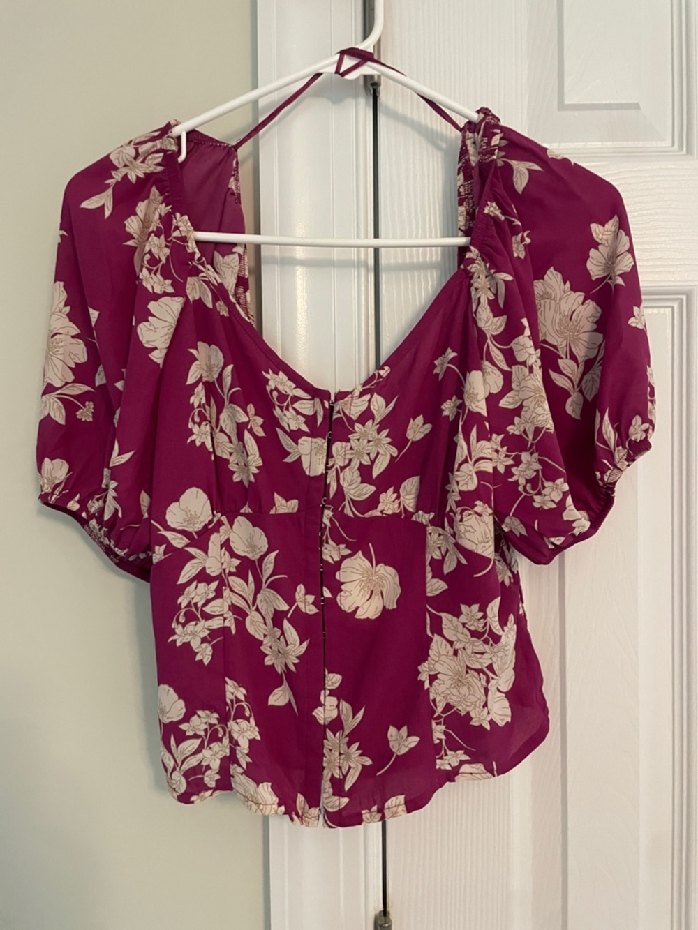 Sienna Sky Magenta Floral Puff Sleeve Blouse